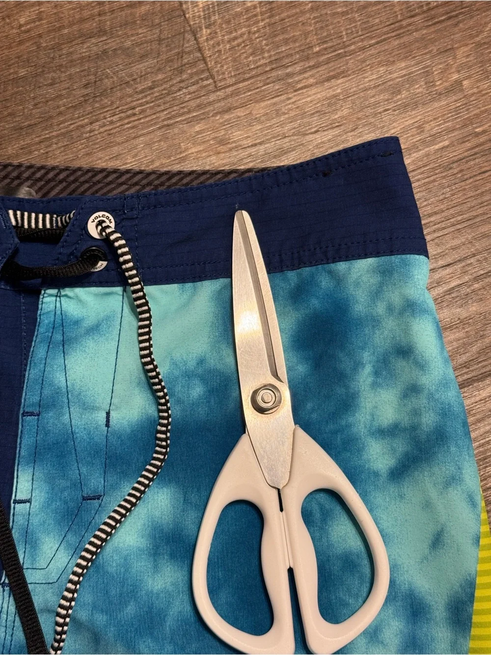 Volcom Mod-Tech Men’s Multi Color Boardshorts Swim Trunks Sz 29 (See Photos)